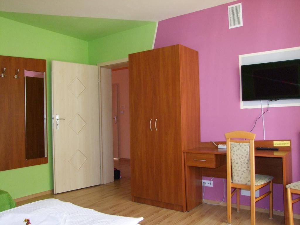 Warnenczyka 85A Bezplatny Parking, Faktura, Prywatna Lazienka, Klimatyzacja Rzeszow Ruang foto